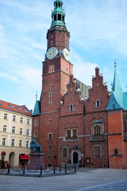Pazar Meydanı'na ve Belediye Binası Wroclaw, Polonya
