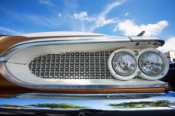 Voorkant detail van een vintage auto — Stockfoto