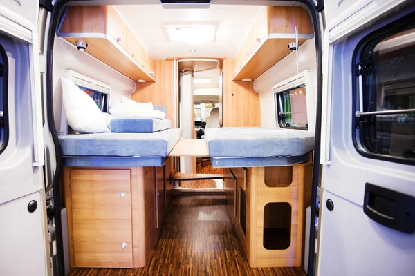 kampçı modern yatak odası