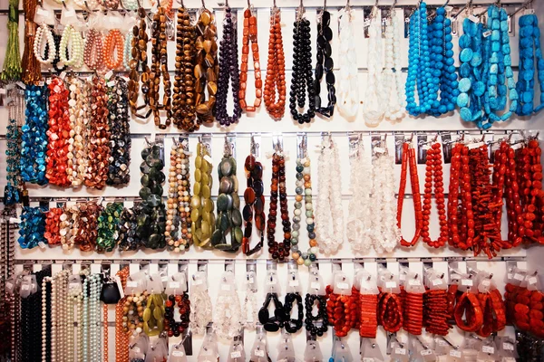 Boutique mit Halsketten — Stockfoto
