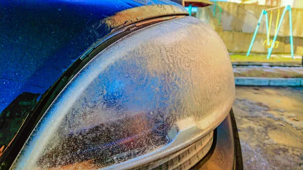 Autoscheinwerfer Sind Winter Mit Eis Und Anderem Raureif Bedeckt — Stockfoto