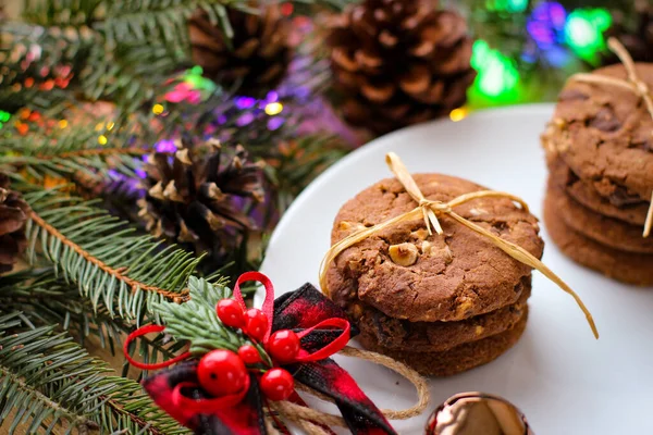 Motivos Navideños Deliciosas Galletas Para Santa Encuentra Plato Blanco Fondo —  Fotos de Stock