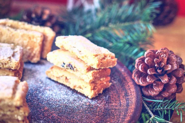 Weihnachtsmotive Leckere Plätzchen Für Den Weihnachtsmann Stehen Auf Tonteller Hintergrund — Stockfoto