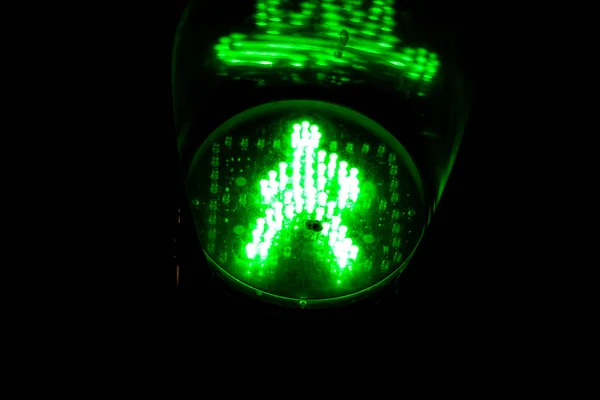 Green Traffic Light Man Deep Night — Stockfoto