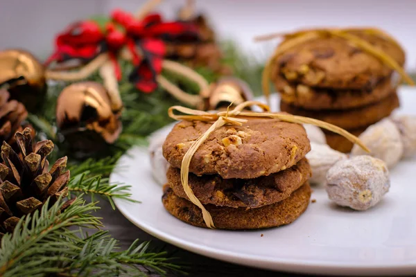 Motivos Navideños Deliciosas Galletas Para Santa Encuentra Plato Blanco Fondo —  Fotos de Stock