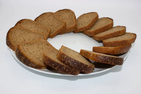 Snijwonden Van Het Roggebrood Worden Cirkel Witte Achtergrond Gelegd — Stockfoto