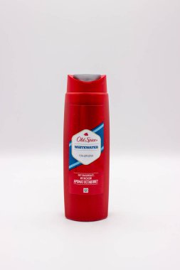Ternopil, Ukrayna - 14 Ocak 2019: Old Spice şirketinin erkekleri için kozmetik ürünleri Rusça dilinde yazılar