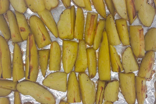 Ψητές Πατάτες Μεγάλα Κομμάτια Στο Πιάτο — Φωτογραφία Αρχείου