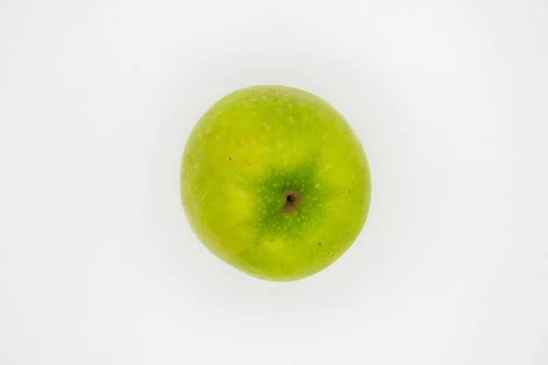 一个白色背景的绿色苹果 孤立的图像 — 图库照片