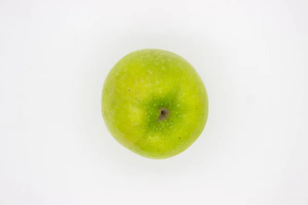 白い背景に緑のリンゴが一つ 隔離された画像 — ストック写真