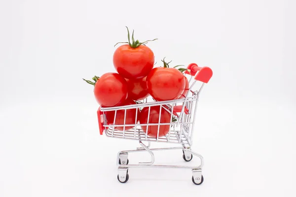 Tomates Cesta Metal Fundo Branco Imagem Isolada — Fotografia de Stock