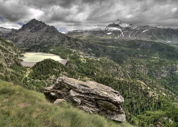 Dramatisk utsikt över Alperna. — Stockfoto