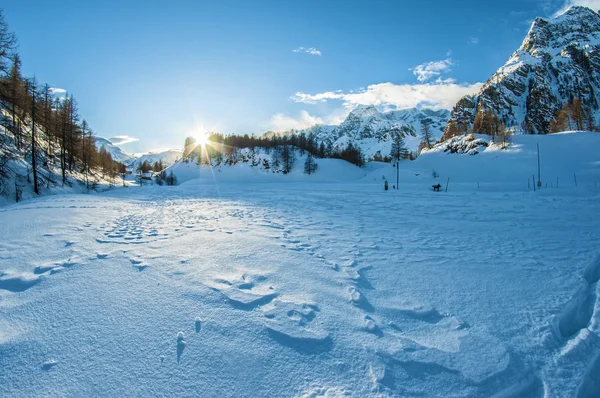 Tramonto di montagna — Foto Stock