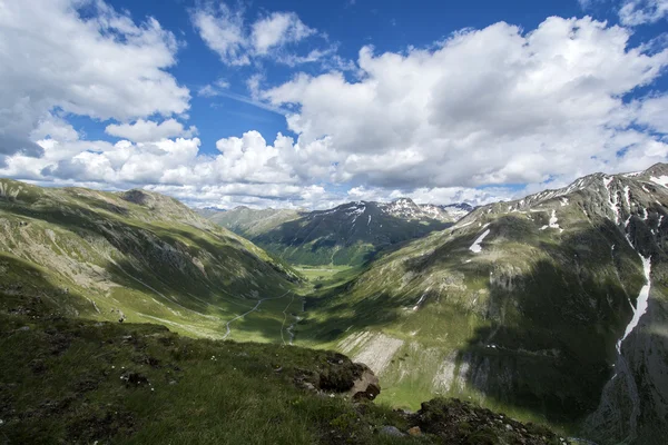 Omhoog in de lucht — Stockfoto