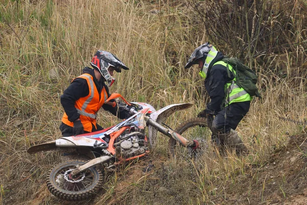 Obwód Miński Białoruś Listopada 2021 Człowiek Motocyklu Enduro Jazdy Road — Zdjęcie stockowe