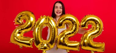 İyi tatiller. 2022 numaralı esmer elbise.