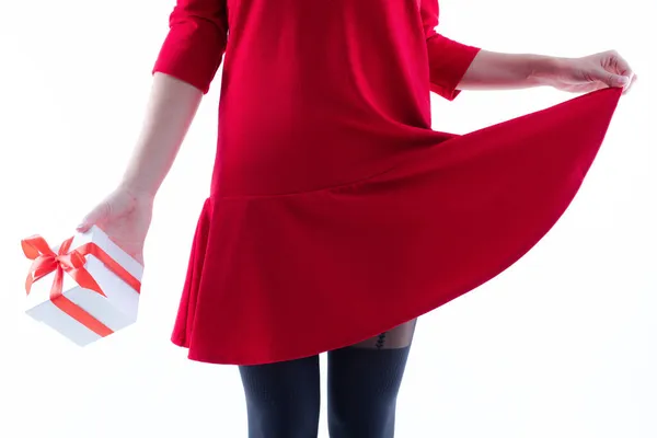 Mujer Joven Vestido Rojo Mallas Sostiene Regalo Una Caja —  Fotos de Stock