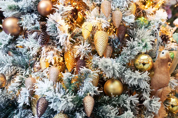 Primer Plano Árbol Navidad Bellamente Decorado —  Fotos de Stock