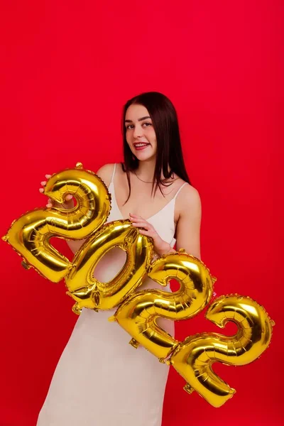 Праздником Брюнетка Вечернем Платье Проводит Номера 2022 — стоковое фото