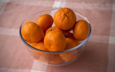 portakal bir cam vazo içinde bir sürü