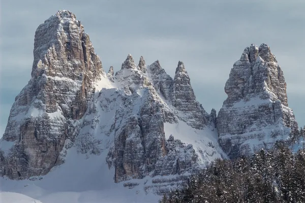 Colorful winter landscape in the mountains — Stock Photo, Image