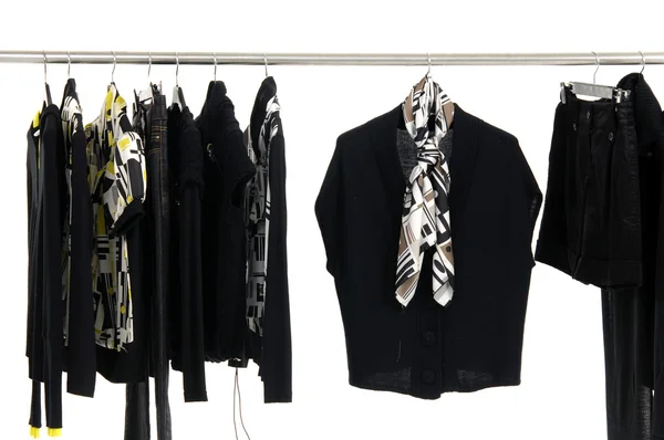 Kläder hängande som display — Stockfoto