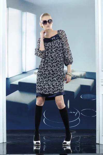 선글라스에서 패션 모델 — 스톡 사진
