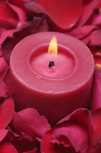 Velas con rosa —  Fotos de Stock