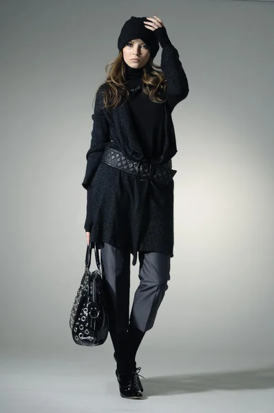 Çantalı kız moda