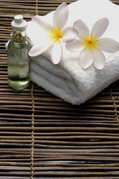 Frangipani flower on mat — Stock Photo, Image