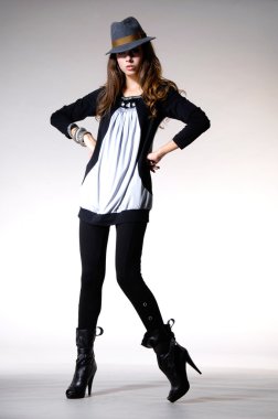 Konu: Güzellik, poz