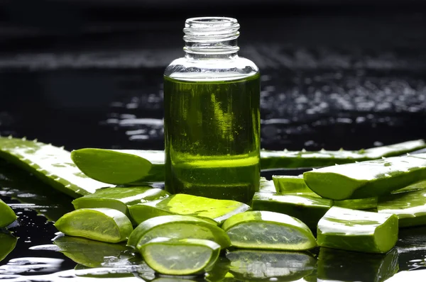 Aloe with lotion — Stock Photo, Image