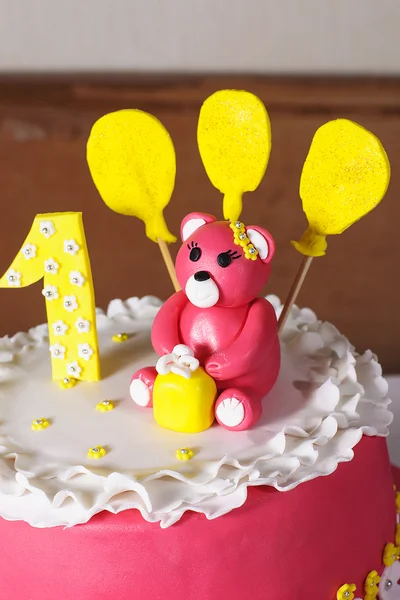 Pastel de cumpleaños rosa — Foto de Stock