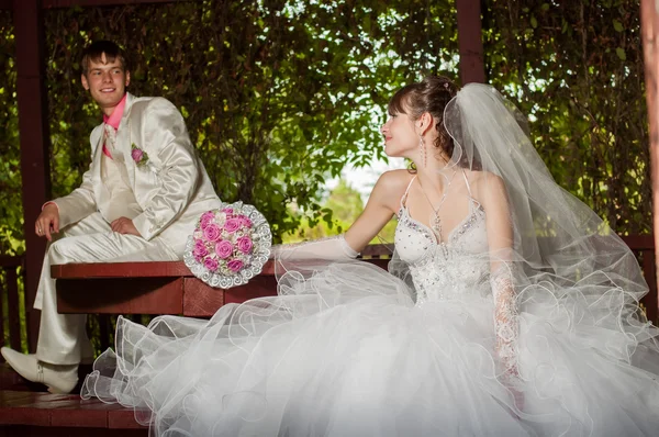 Beautiful bride and groom smilling — Stock Photo, Image