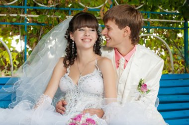 genç ve güzel gelin ve damat tezgah