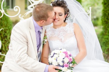 genç ve güzel gelin ve damat