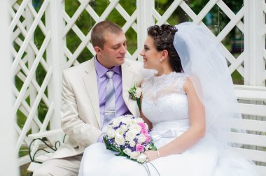 genç ve güzel gelin ve damat