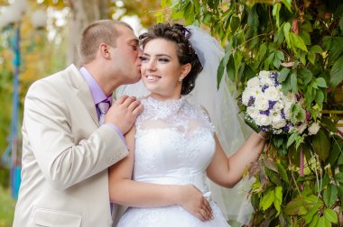 genç ve güzel gelin ve damat