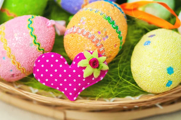 Ovos de Páscoa pintados decorativos — Fotografia de Stock