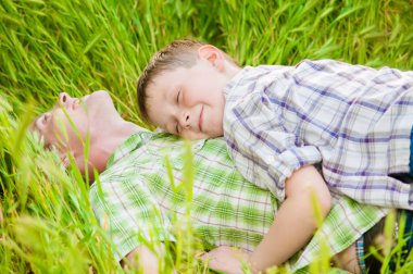 Baba ve çocuğun doğa