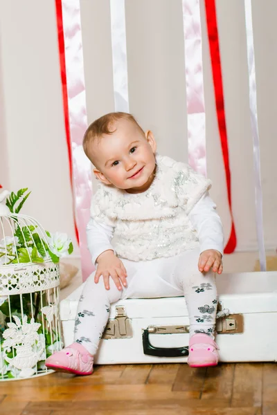 Menina bebê em um terno elegante — Fotografia de Stock