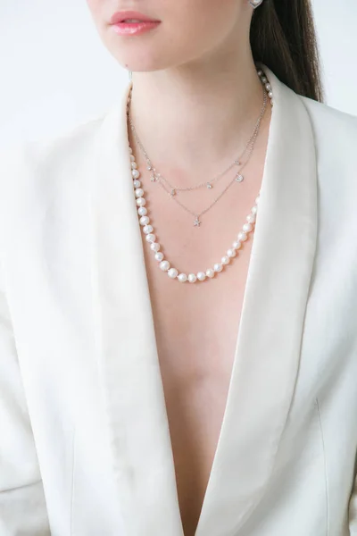 Trending Silver Necklace Pearls Beautiful Young Girl White Fashionable Jacket — Stock Photo, Image