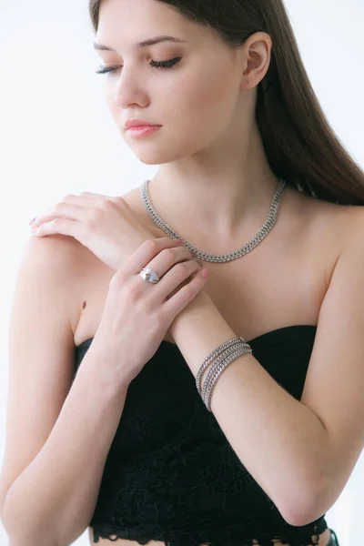 Trending Silver Jewelry Set Beautiful Young Girl Long Dark Hair — Foto Stock