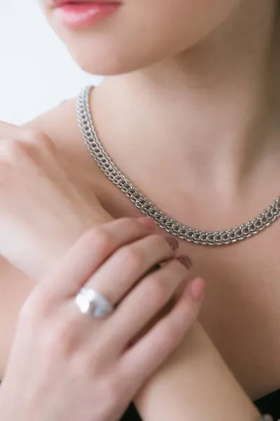 Trending Silver Jewelry Set Beautiful Young Gir Beauty Fashion — Photo