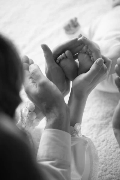 Hands Mom Dad Holding Tiny Cute Baby Feet Happy Motherhood — Stockfoto