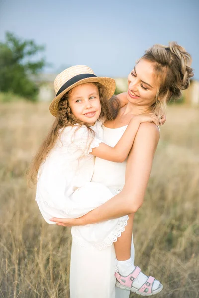 Cute Little Girl Long Blond Curly Hair Her Mother White — ストック写真