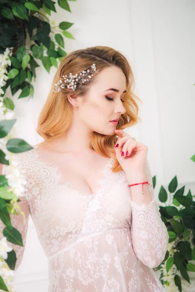 Young Attractive Bride Blond Hair Wedding Makeup Hairstyle White Lace — Stockfoto