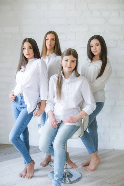 Pretty Teenage Girls Models Trendy Jeans White Shirts Studio Background — Photo