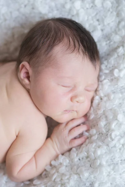 Cute Little Baby White Blanket Sleeps White Boucl Bedspread Home — Stock Photo, Image