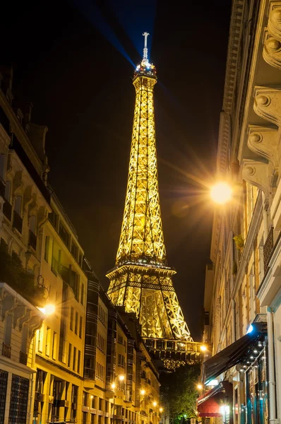 Parijs - 31 juli: verlichting van de Eiffeltoren, 31 juli 2011 in pari Stockafbeelding